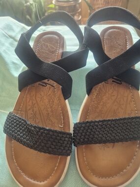 Blowfish Black Braided Strap Crisscross Sandals